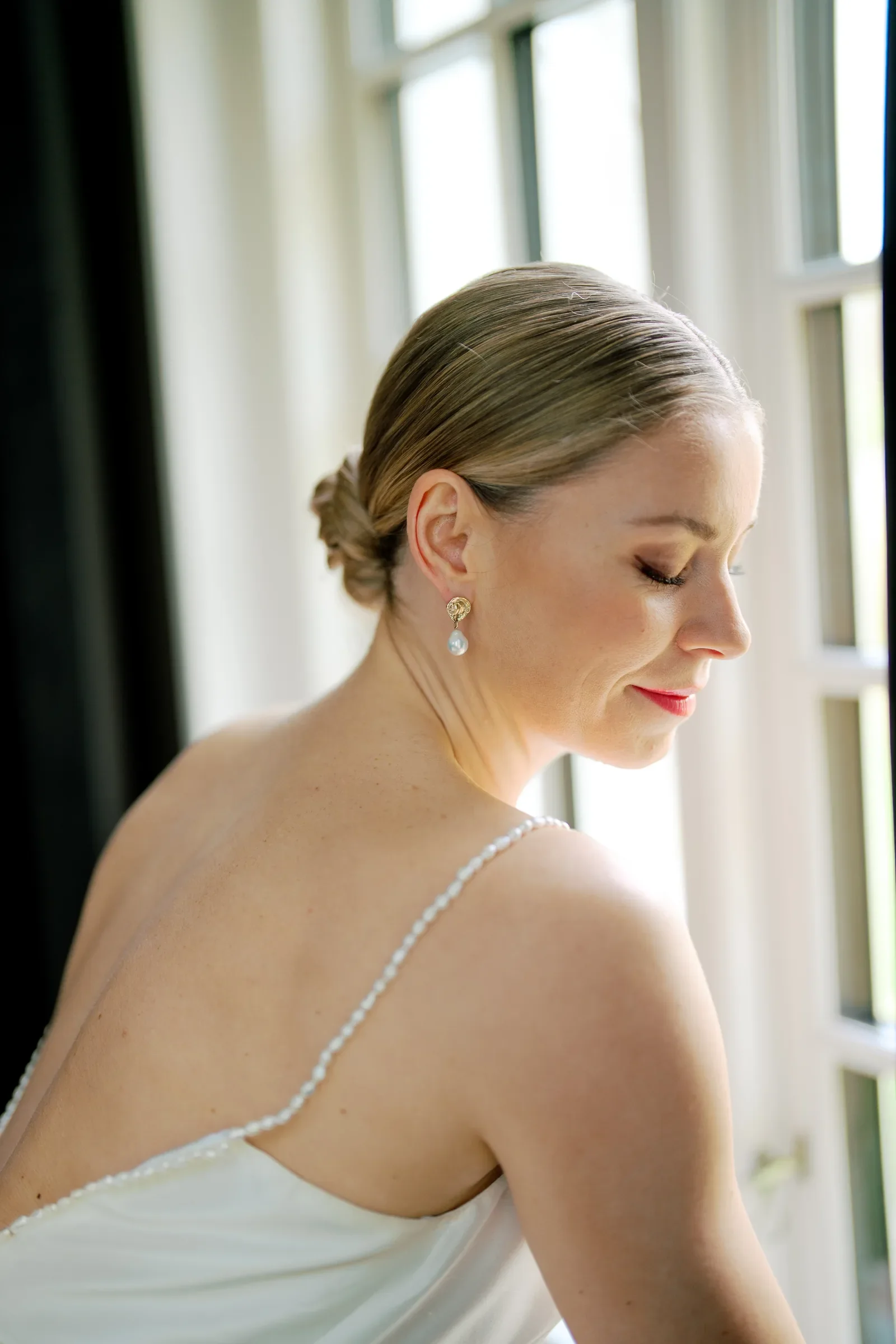 brudestyling-mette-pahuus-brudehaar-makeup-riistyle-39.webp