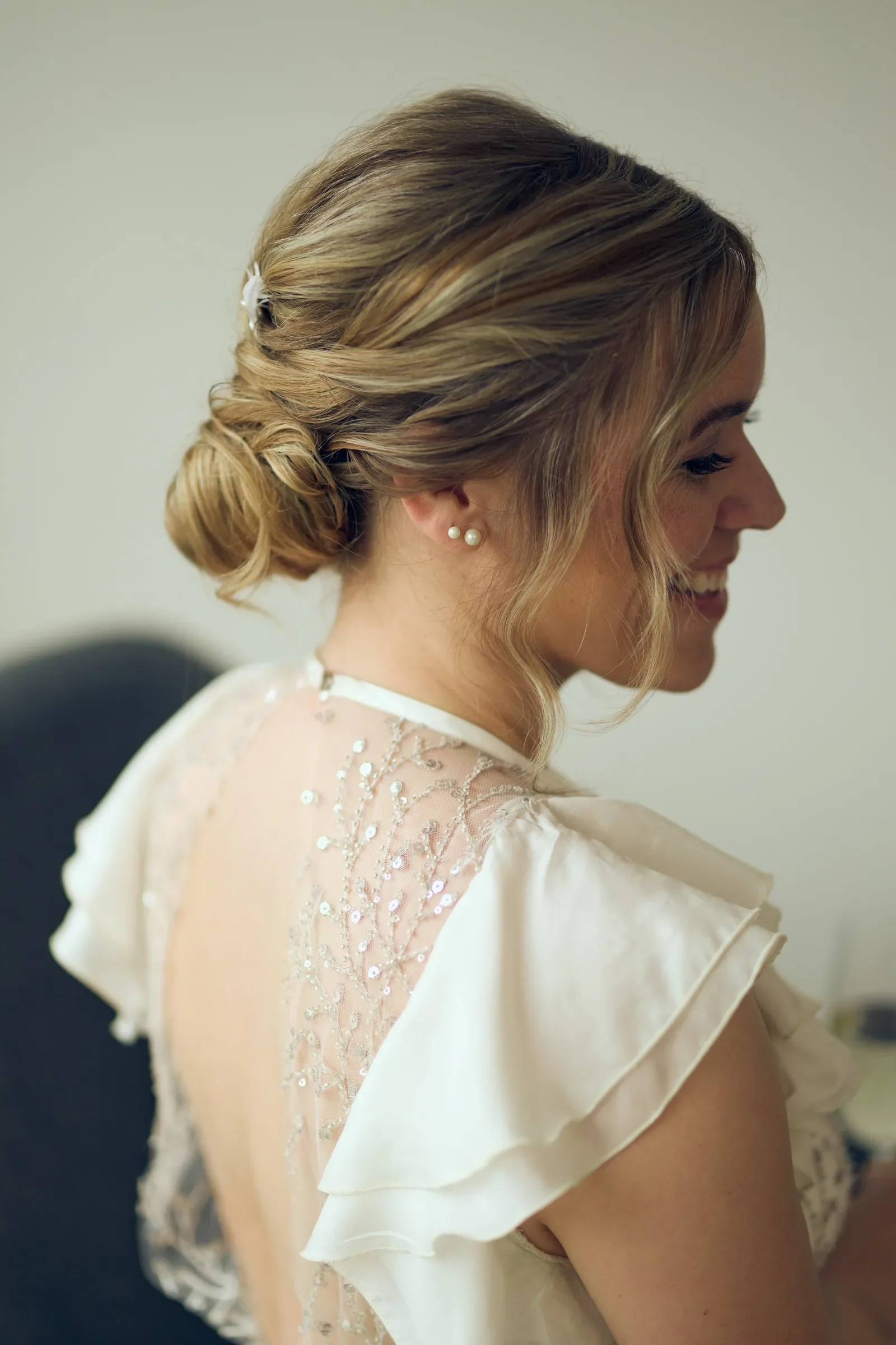 brudestyling-emma-brudehaar-makeup-riistyle-11.webp