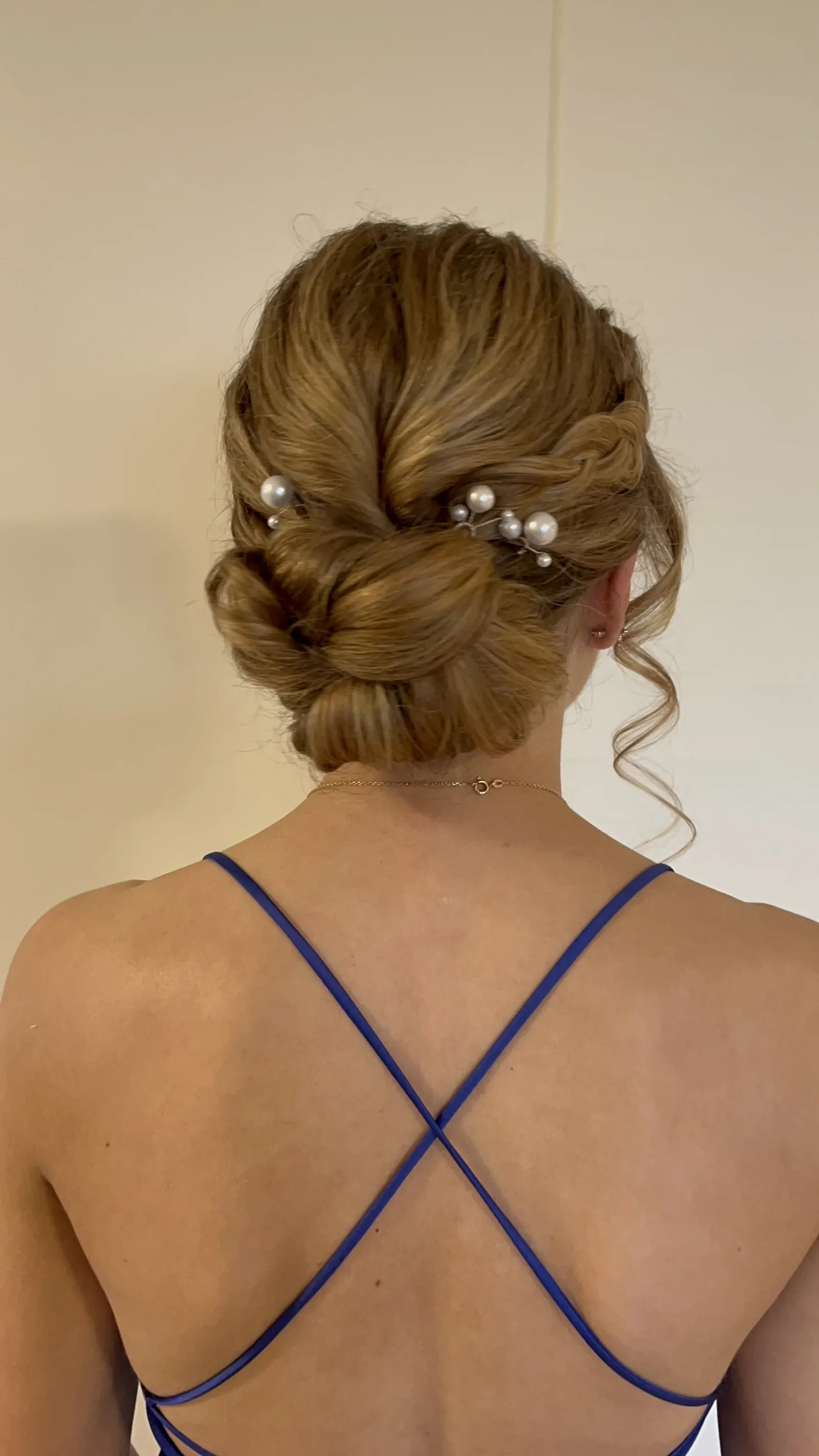 brudestyling-britt-brudehaar-makeup-riistyle-01.webp
