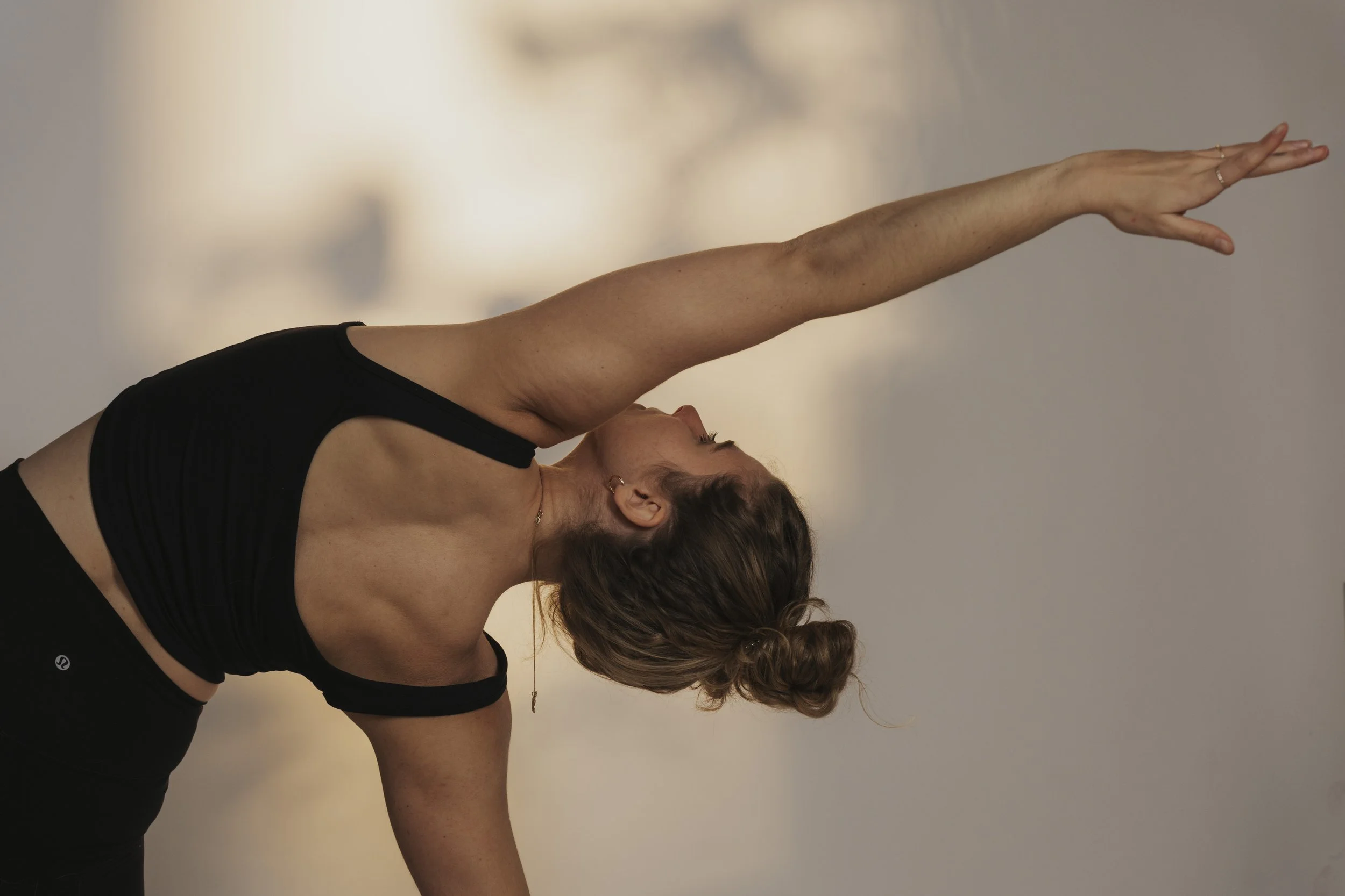 EXTENDED PRACTICE: GROUNDED PRESENCE | 105min Embodiment Flow with Anna