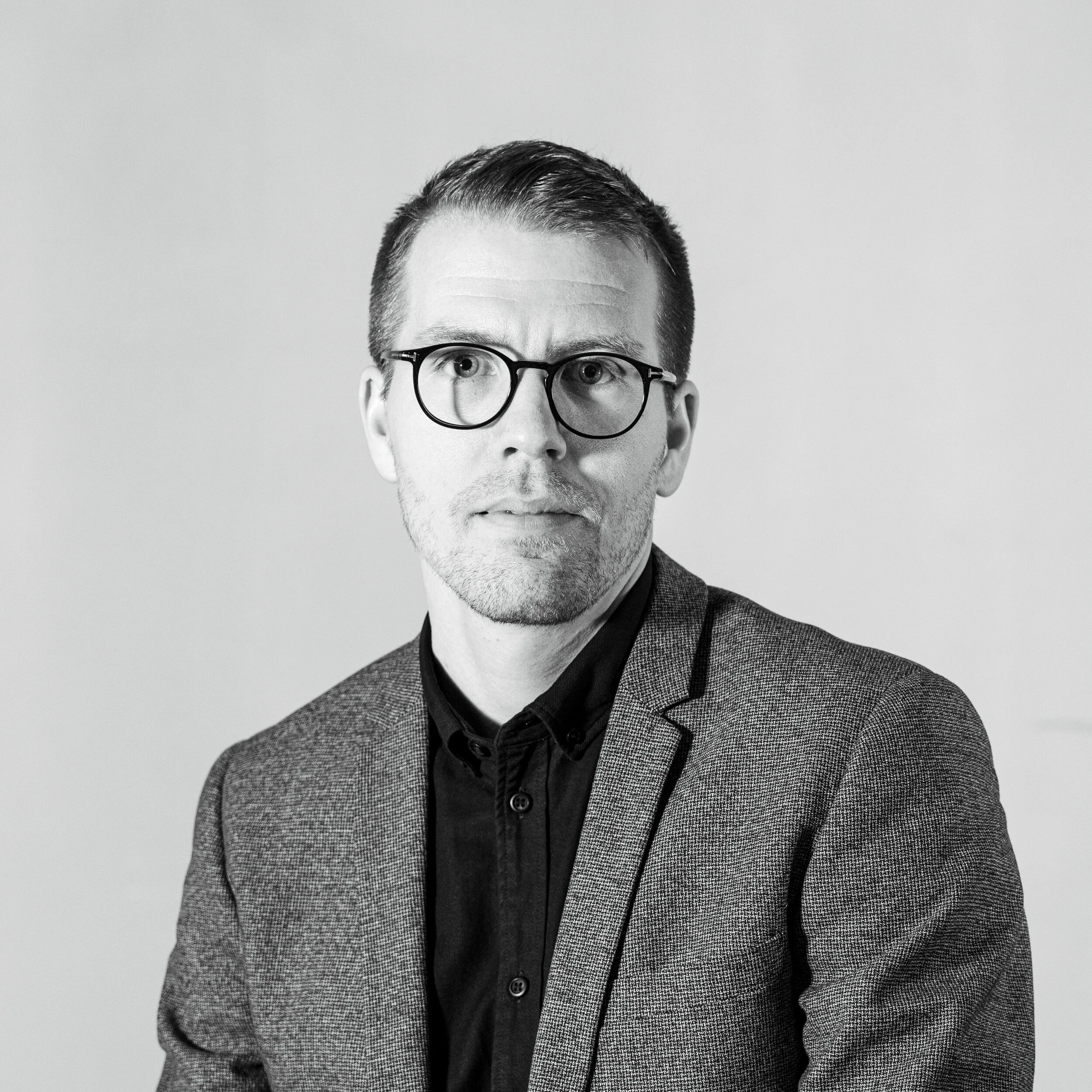 Simon Lennartsson_bw.jpg
