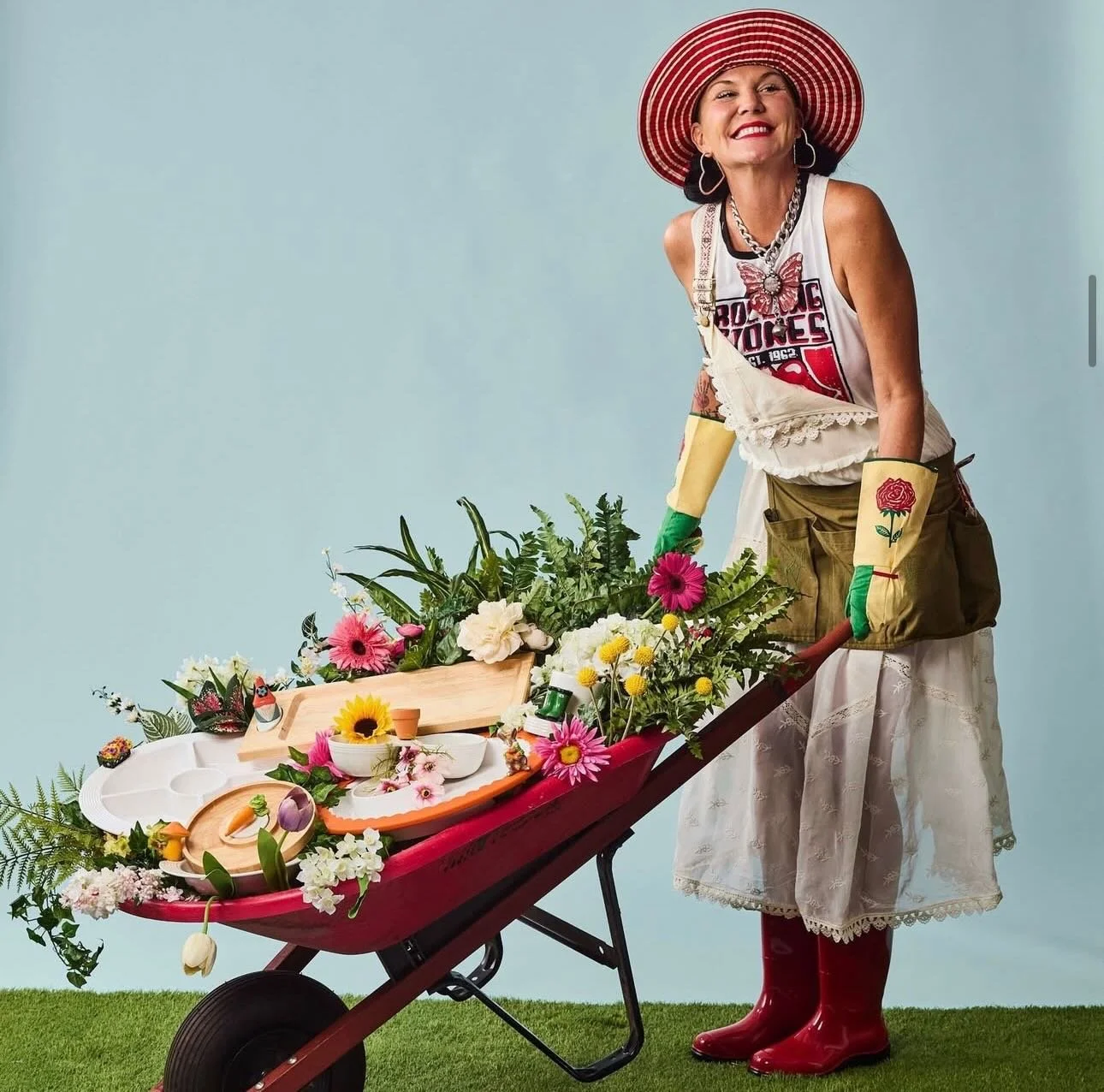 The secret to spring entertaining? It&rsquo;s not doing more&mdash;it&rsquo;s starting with a piece you love, layering in something sweet + simple, and letting your table tell the story 🌸✨ Stop by the store to check out the latest Nora Fleming piece