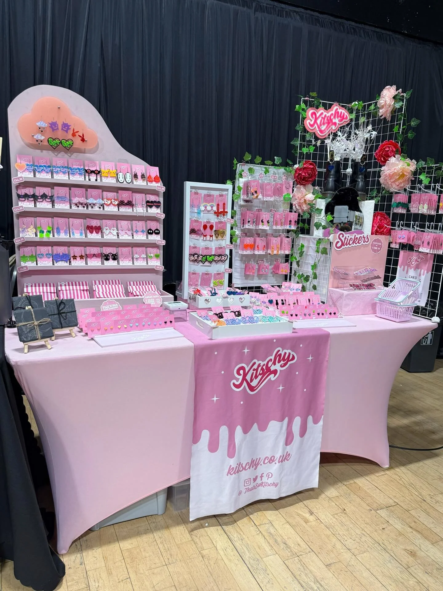 thank you, dundee 🫶

another year, another deecon done! always one of my favourites every single year 🥹 thank you so much to everyone who came to find us at @deecon.event yesterday!! 🩷