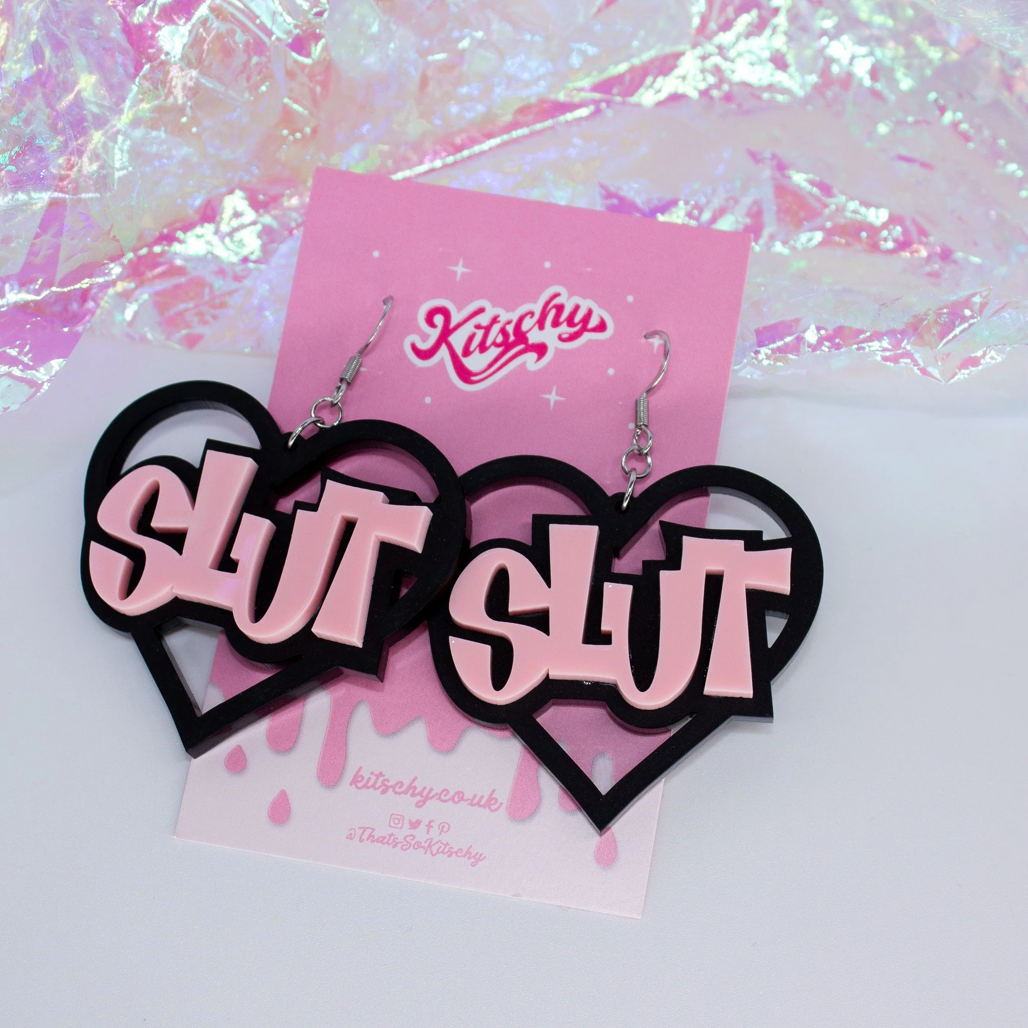 y2k-slut-bratz-earrings-black-matte-baby-pink-heart-nostalgia-1.jpg
