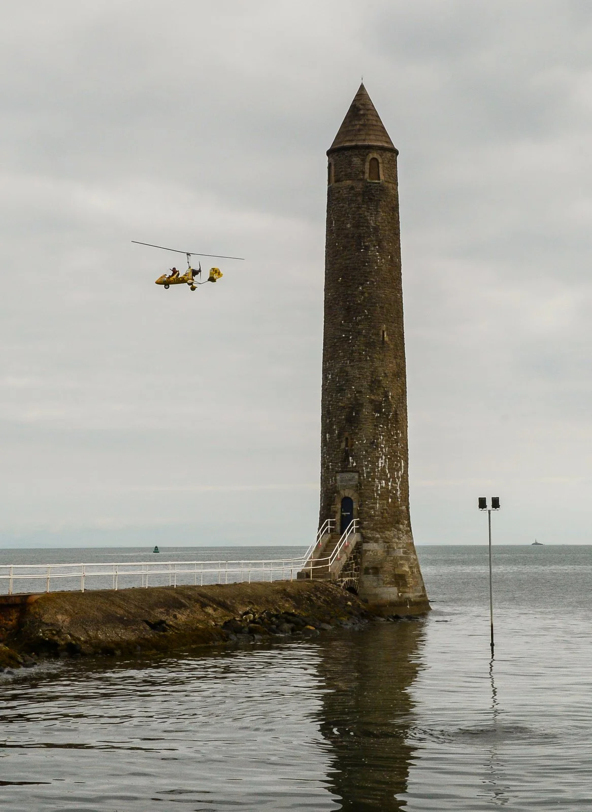 Flying by the Chaine memorial 