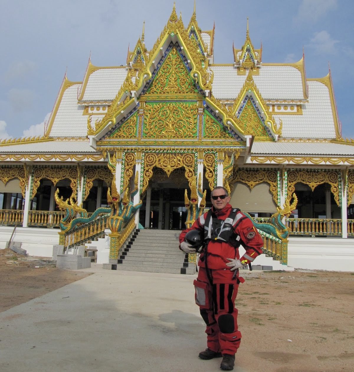 Norman Surplus at Thai temple 14April10- Ian Gilks16.jpg