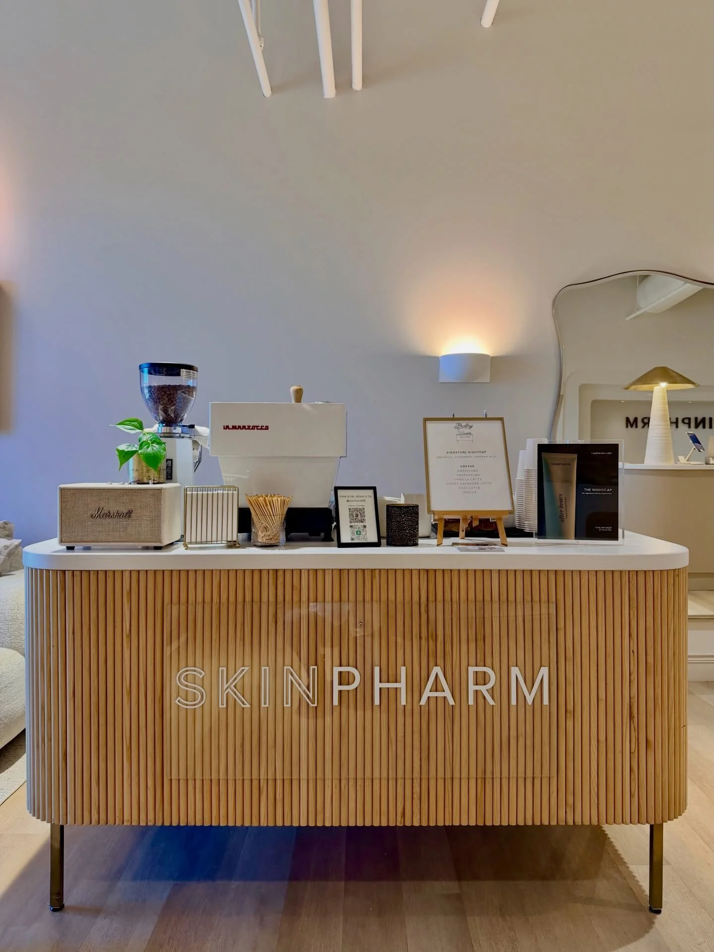 Some of our favorite events aren&rsquo;t weddings&hellip; it&rsquo;s a branded experience that takes something ordinary, and makes it extraordinary! ✨

There&rsquo;s something powerful about watching someone receive something that&rsquo;s unexpected,