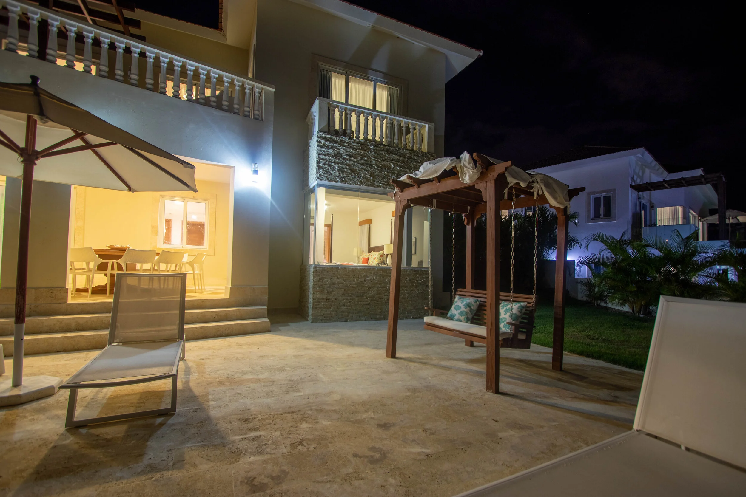 exterior rear -mansion