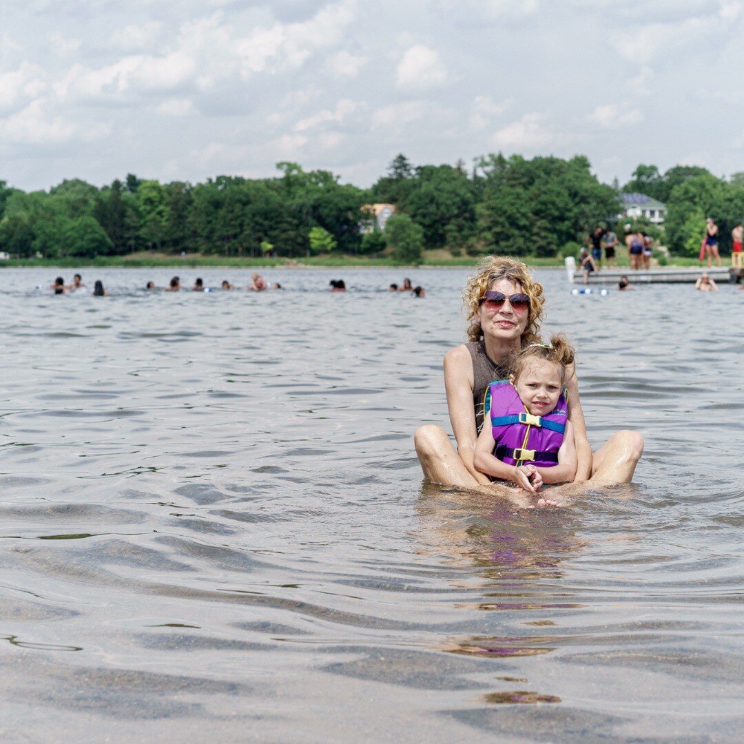In the land of 10,000 lakes, one question might be on the mind of swimmers: how do I know I&rsquo;ve picked a safe place to swim? 
Check out this article from Clean Water MN that can help you plan your next beach outing with confidence!🌊 Link in bio