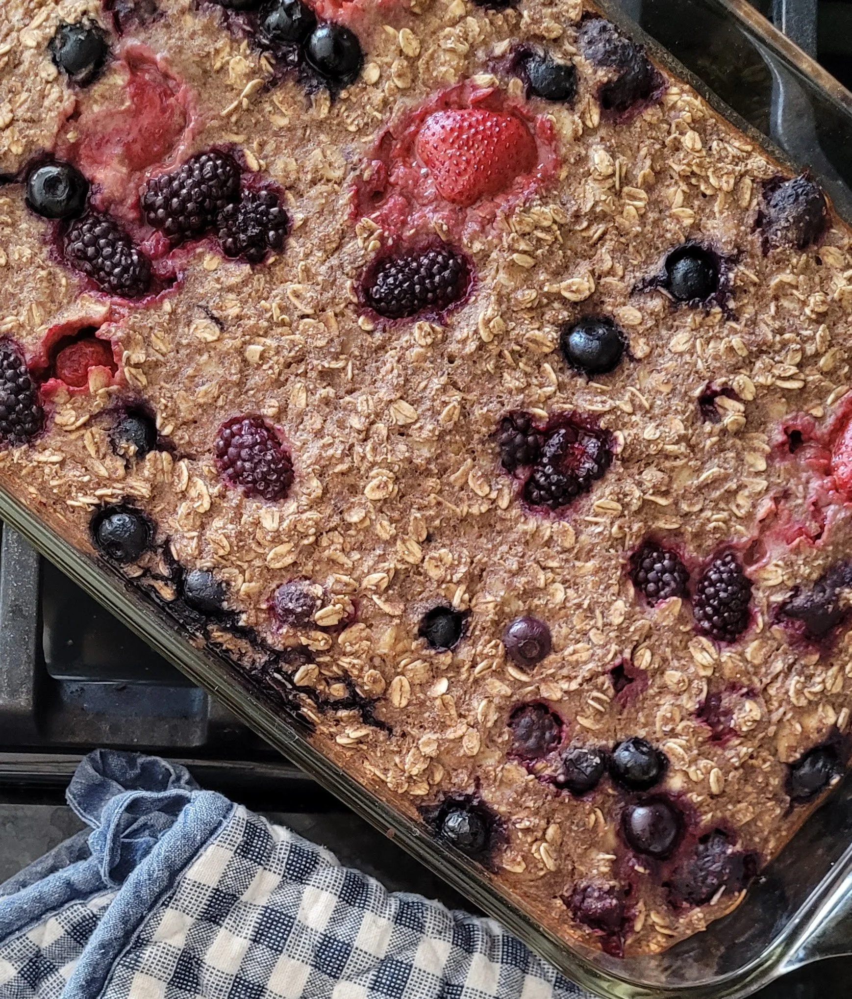 Banana Berry Oat Bake