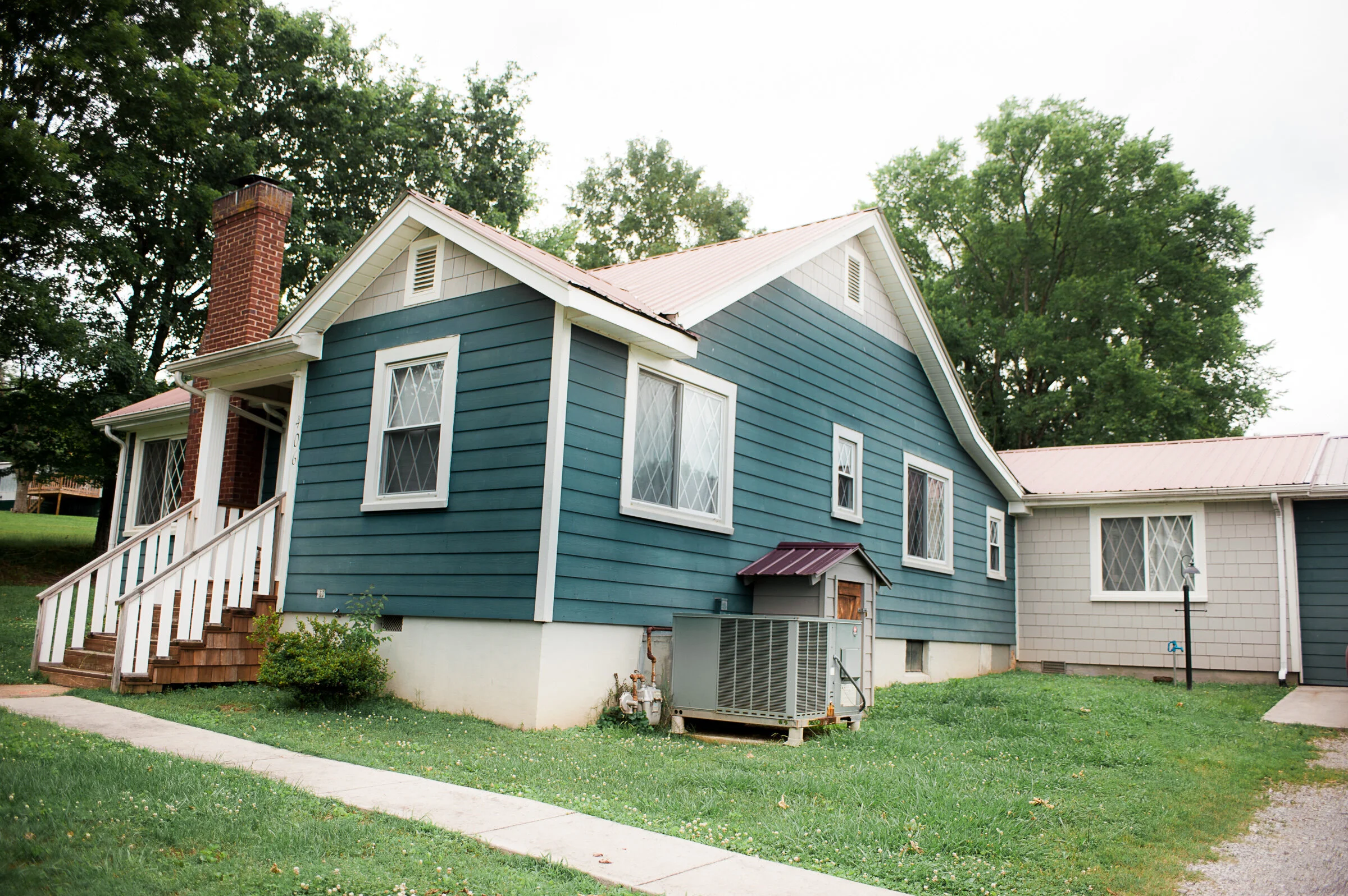 Exterior 3.jpg