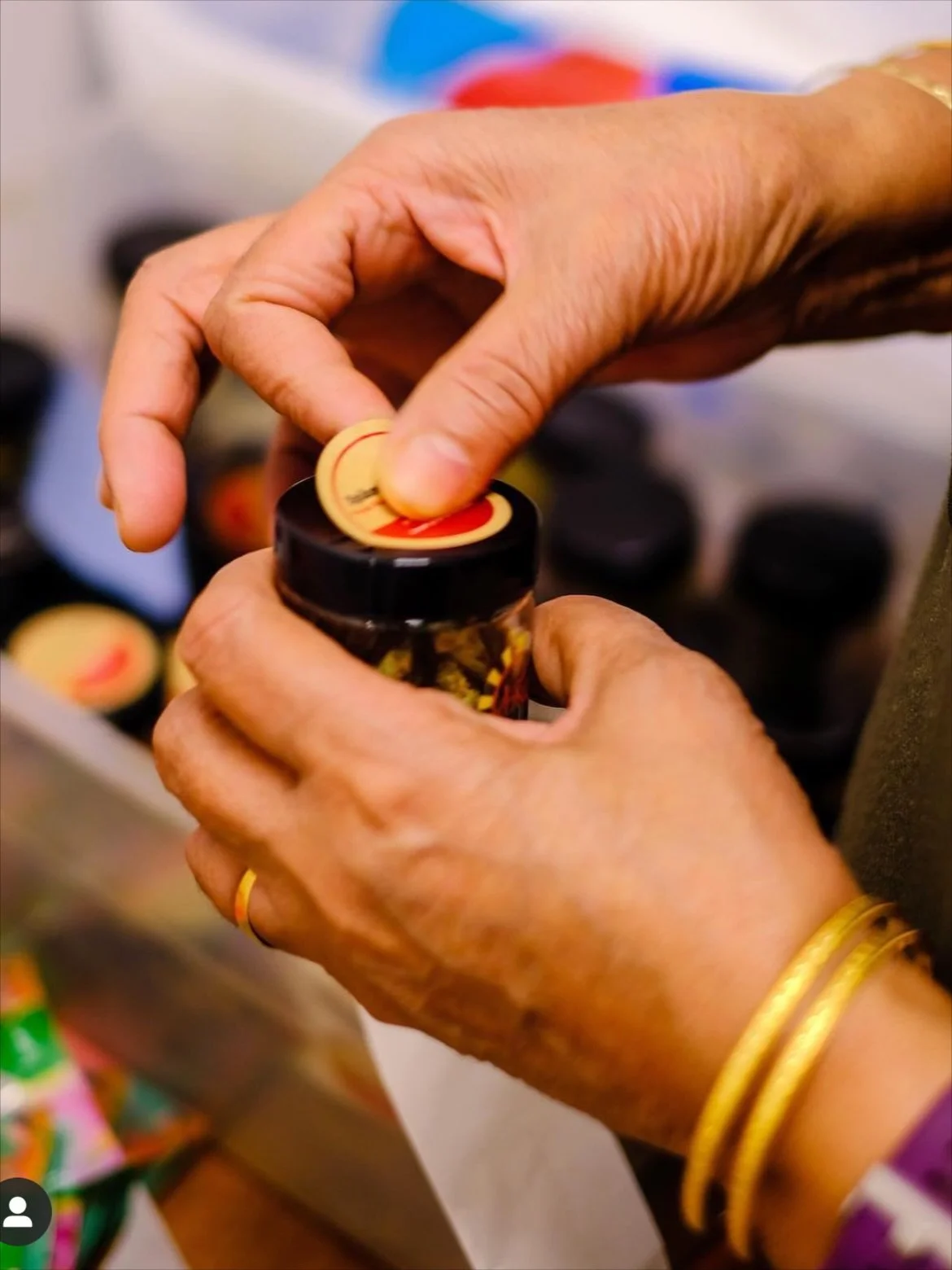 Happy International Women&rsquo;s day! Mama Khush and @hennabynatasha plus @ket.images have made tremendous contributions to our success over 10 years. Blessed to have such strong women standing behind or even running our company! Support minority ow