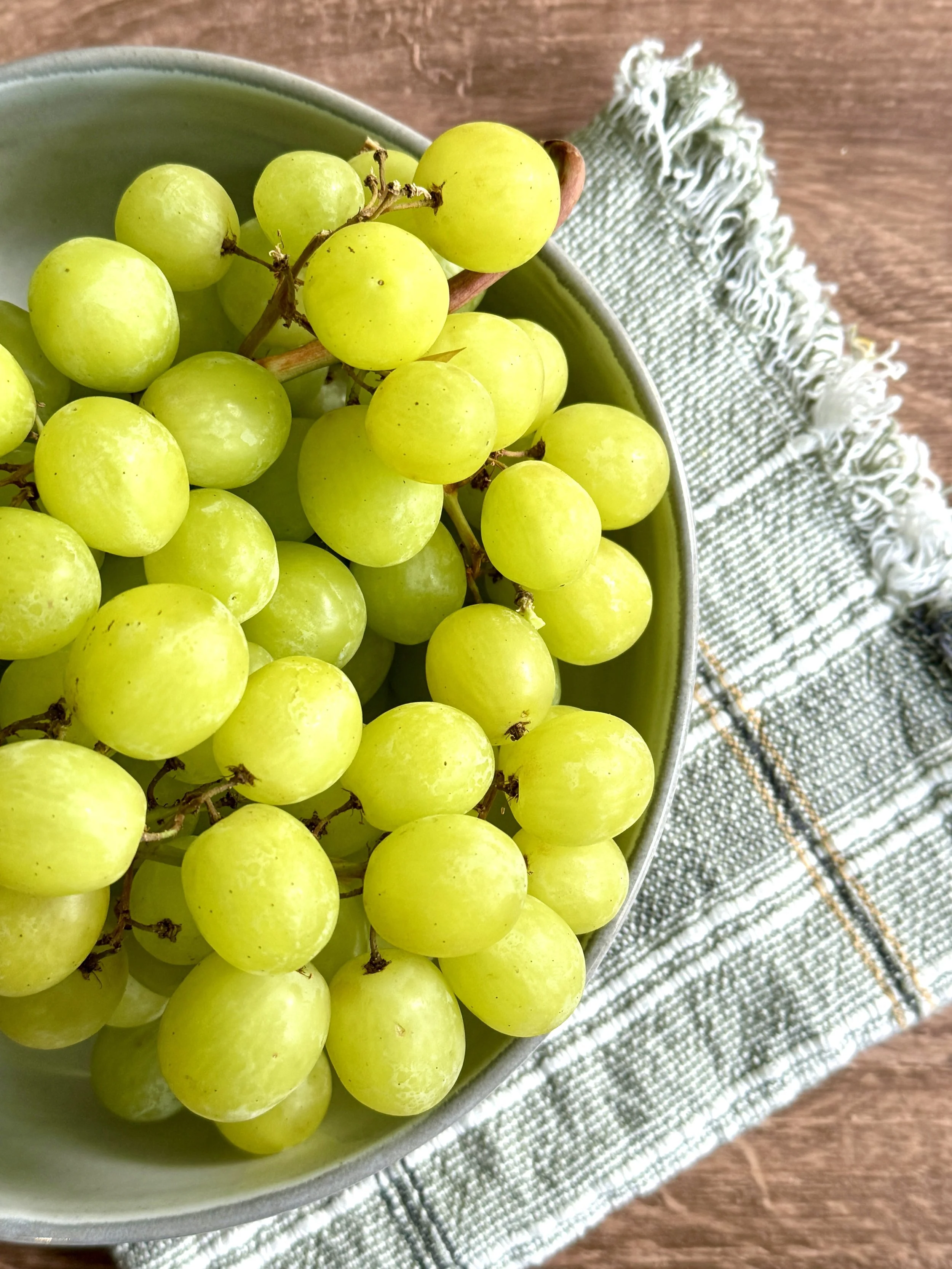 1 Green Seedless Grapes.JPEG