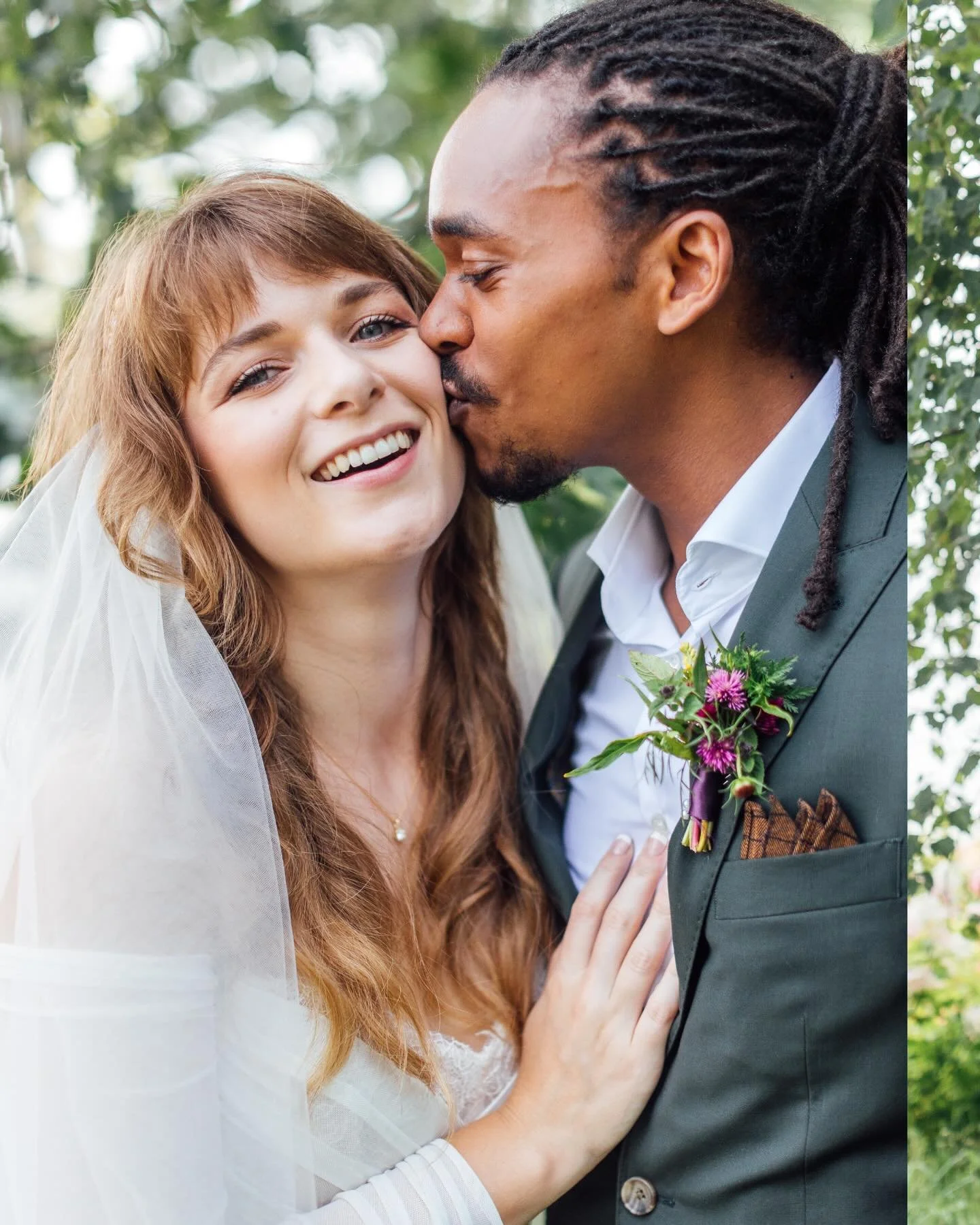 In honor of Valentine&rsquo;s Day, I&rsquo;m continuing to share a few weddings and love stories from the archives. Next up: Sami and Kaz. Their backyard Maine wedding was as effortlessly cool, creative, and heartfelt as they are. Both musicians, the