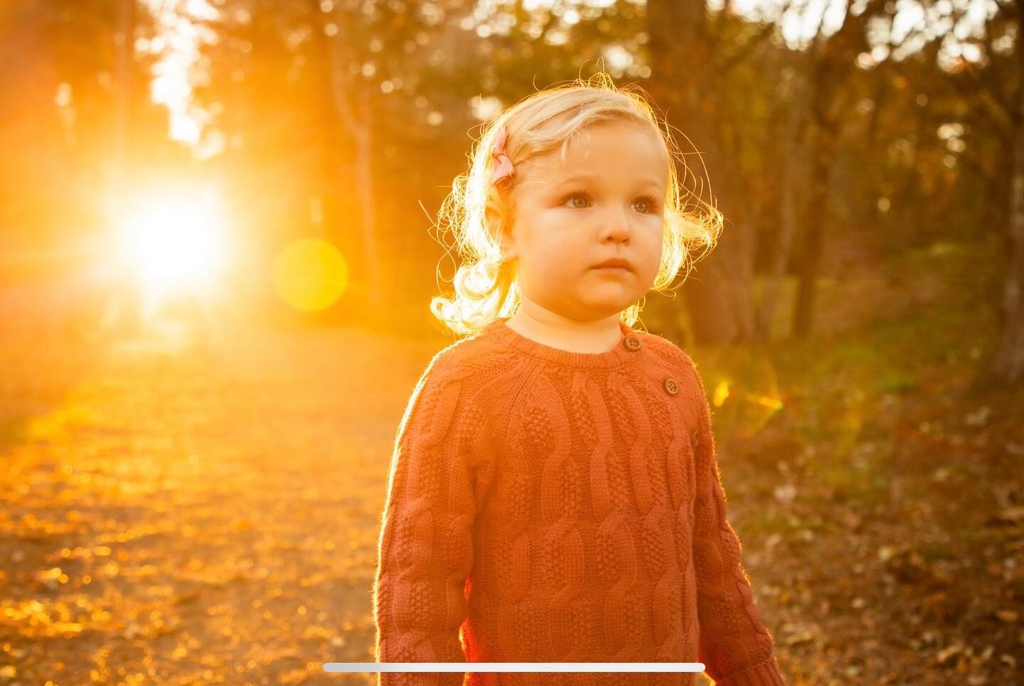 Happy &ldquo;Sun&rdquo;day everyone!  Stay warm out there. Anyone else missing those cool fall evenings?
.
.
.
.

#familyportraits #rdkphotographyct #ctphotographer #familyphotographer #connecticutlife #ct #canonphotography #photographer #photolife #