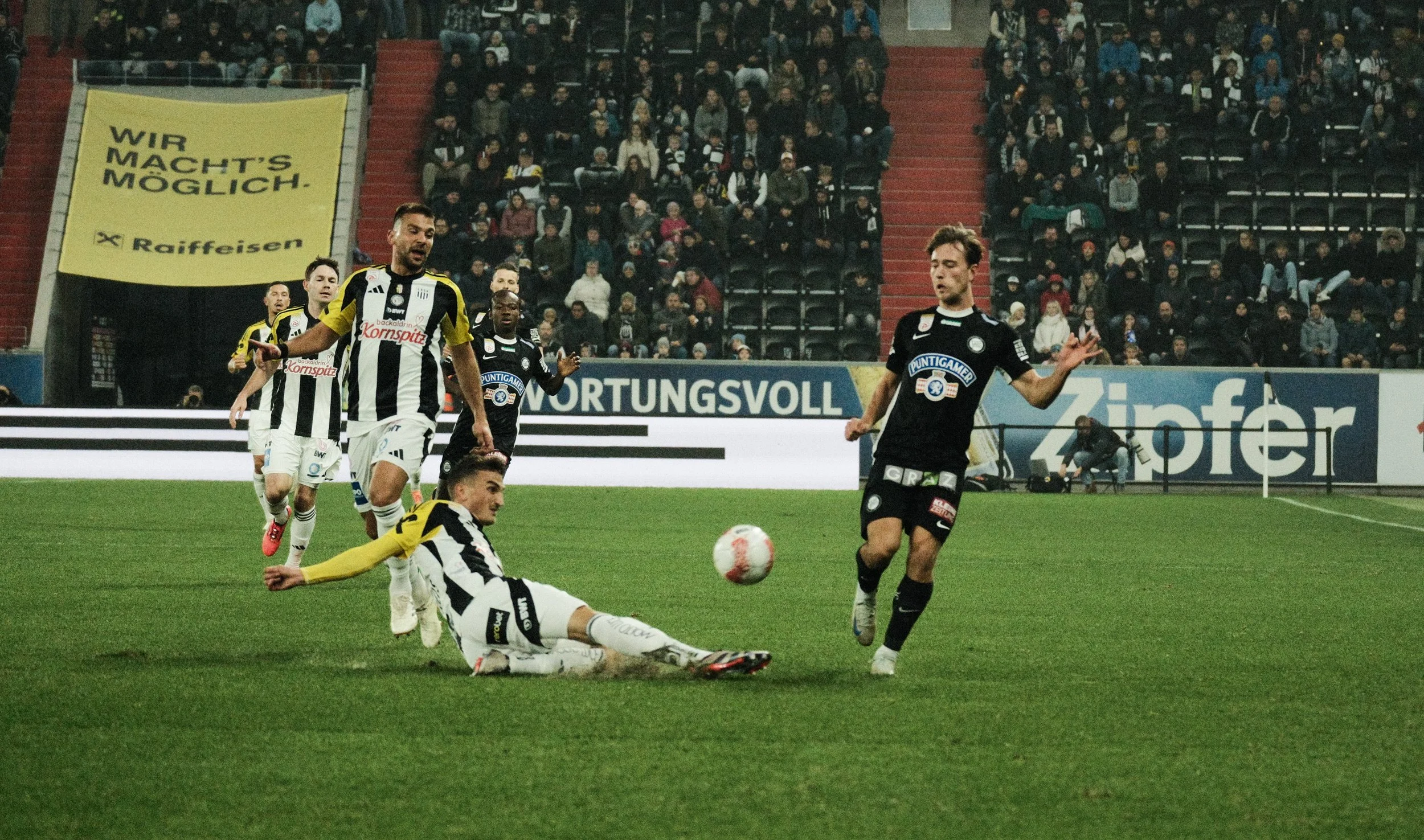 241027_Lask-Sturm Graz-28.jpg