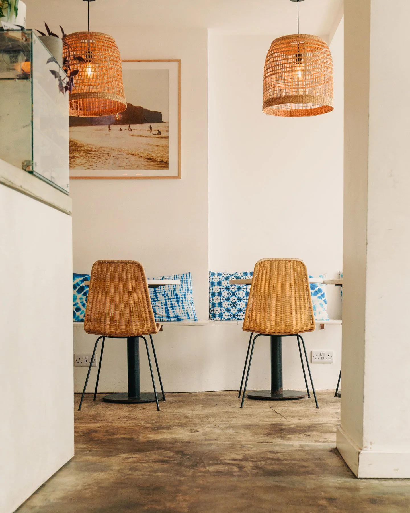Boxandbarber_cafe_brunch_newquay_interiors.jpg