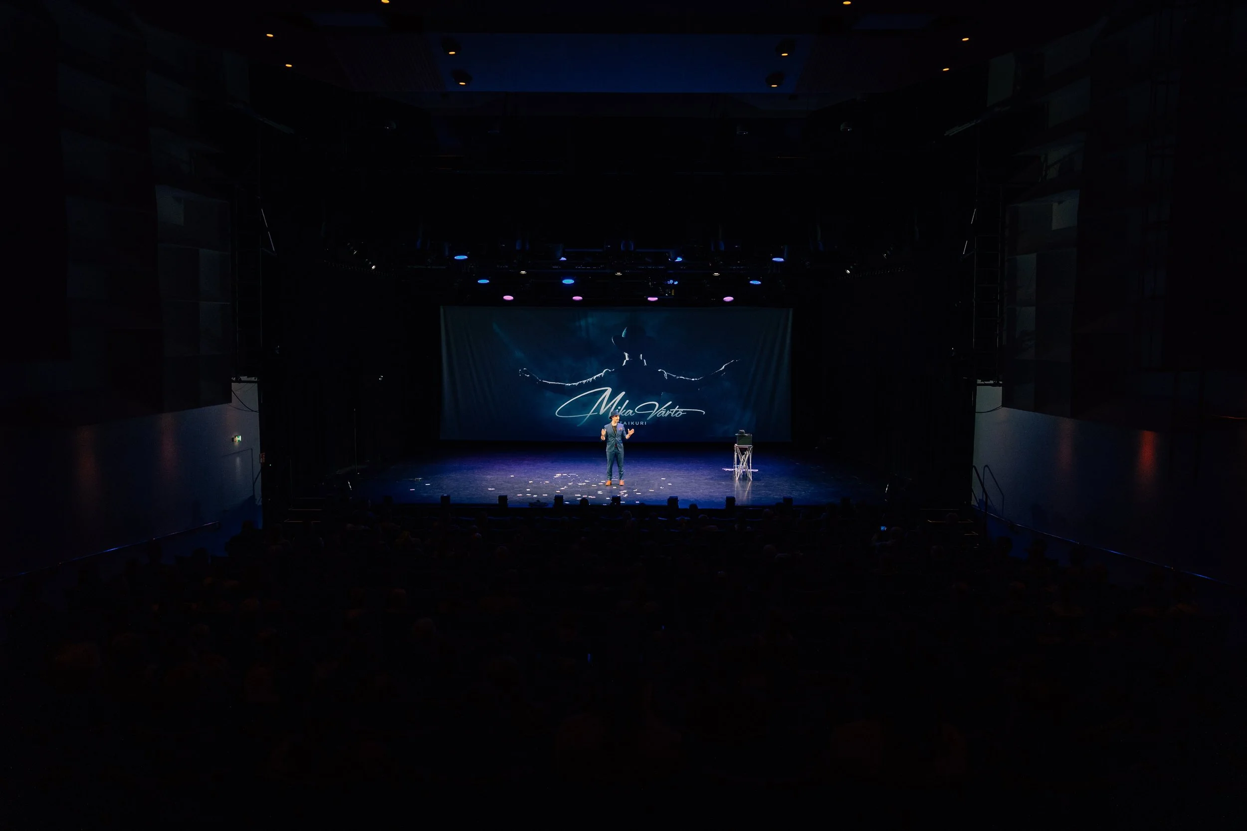 Kuva: Emil Mäkynen. Suomen Taikurit esitys 2026.