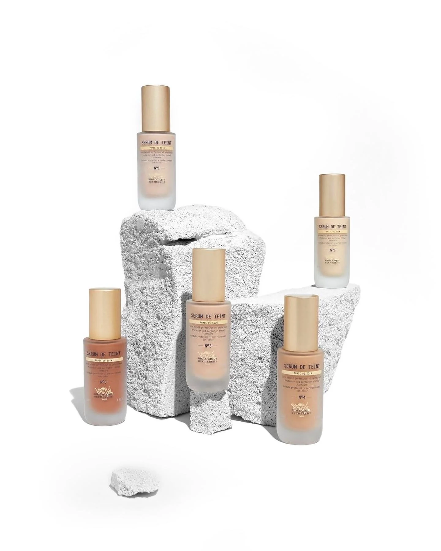 S&eacute;rums de Teint perfectly combine skincare product performance and ideal makeup product coverage. 

Thanks to their long-lasting hydrating action, the epidermis feels comfortable all day long, without any sensations of tightness. 

The skin br