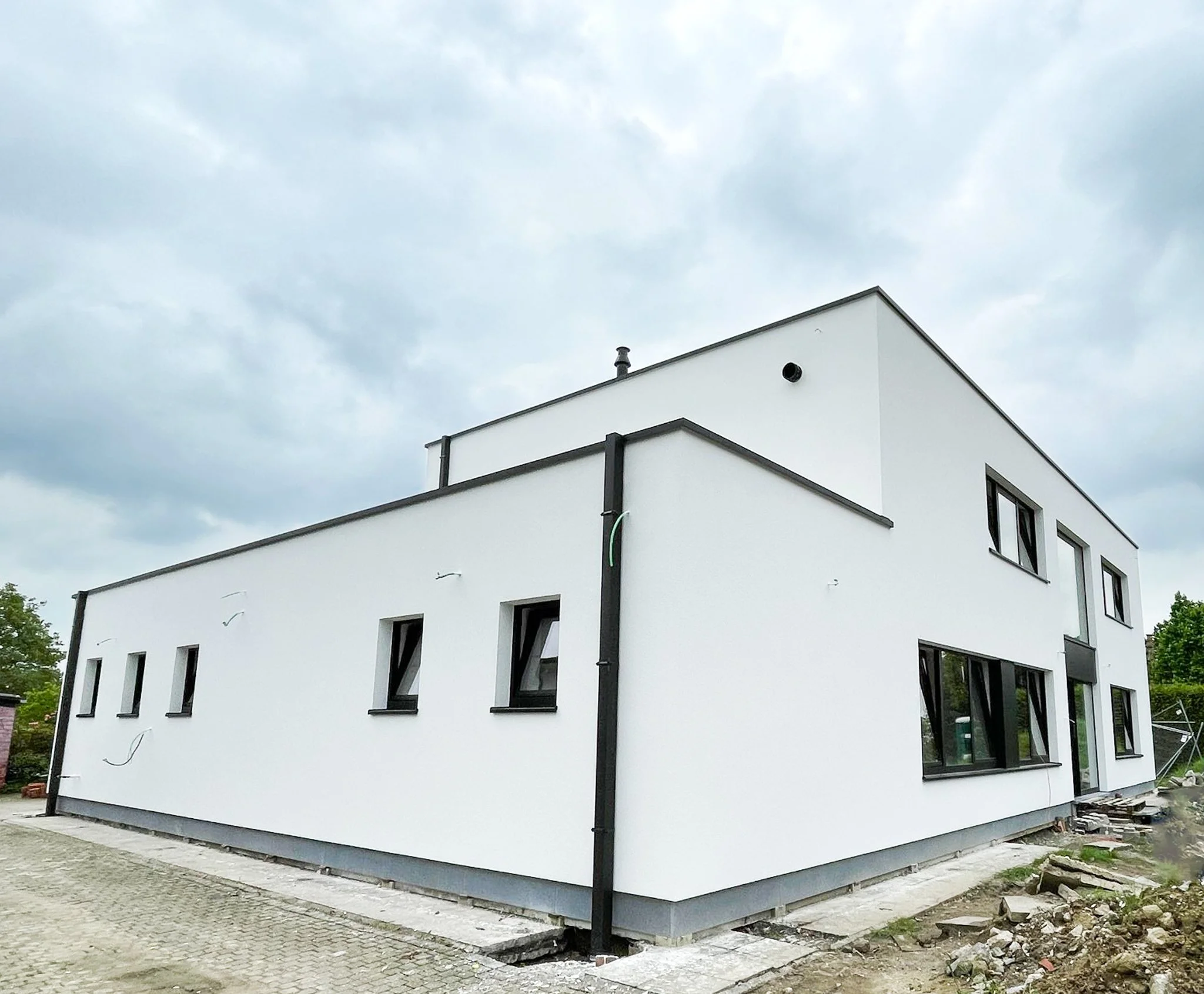 WhatsApp Image 2024-05-17 at 12.34.32 (3).jpg