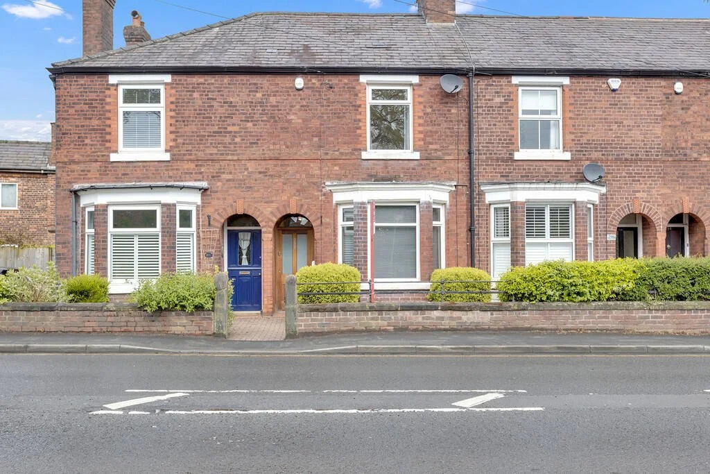 NEW NEW NEW... 🔑

Just listed 🏡 Chester Road, Hartford, CW8 2AB 📍

No Onward Chain... This three bedroom mid terraced property is situated in the picturesque village of Hartford and is within walking distance of the local schools, shops, restauran