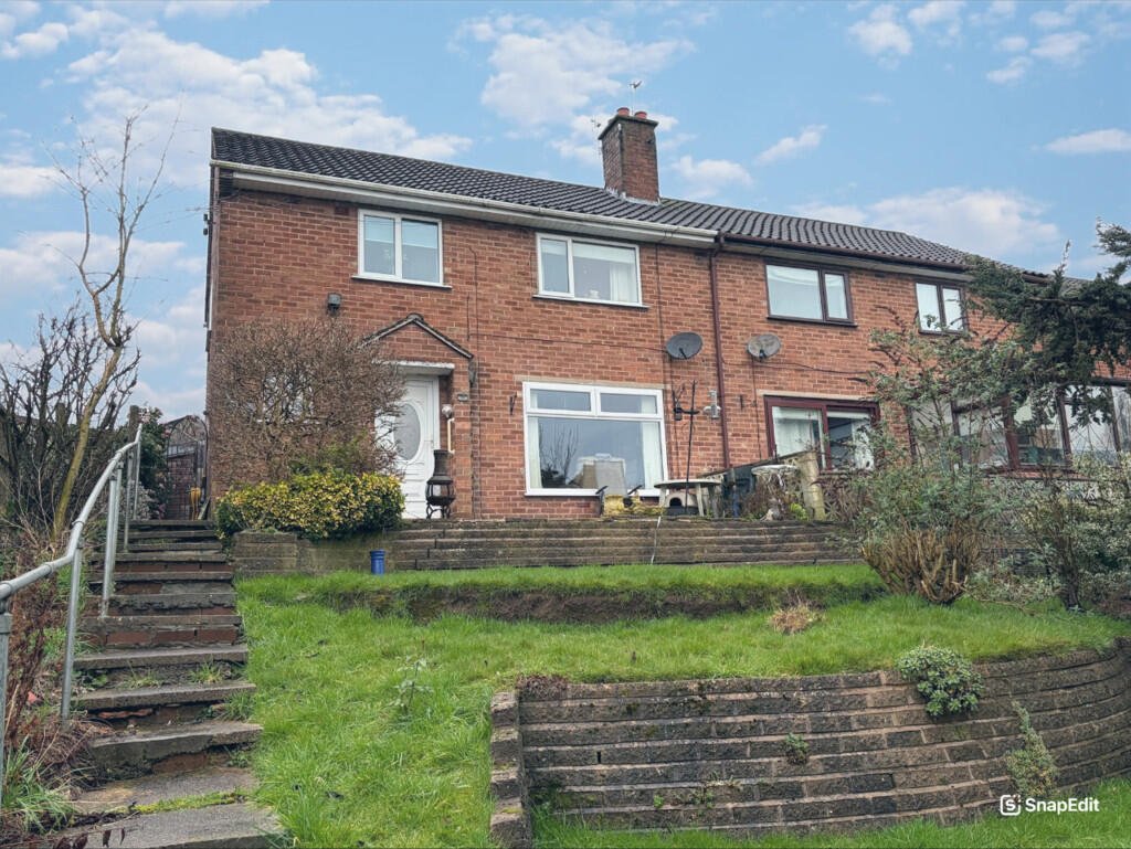🏡Just Listed No Onward Chain - &pound;225,000 🏡
Woodside Terrace, Leftwich, Northwich, Cheshire CW9 8DA 📍

Situated in an elevated position and offered for sale with no onward chain, this well proportioned three-bedroom semi-detached home enjoys f