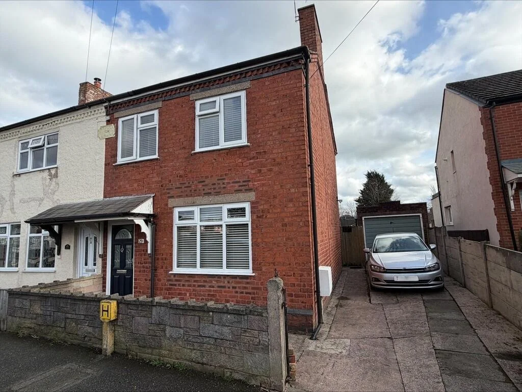 📣 JUST REDUCED!!!📣
Sutton Lane, Middlewich, CW10 0AH - Now &pound;190,000!!
A beautifully presented semi detached home situated in a popular location
Lounge with log burner, dining room and kitchen
Three bedrooms and family bathroom
Off road parkin