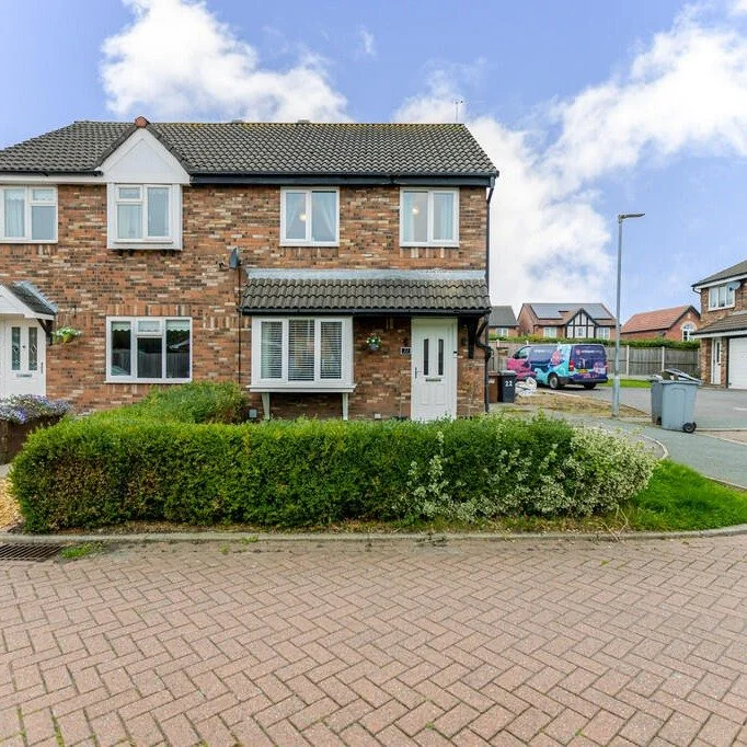 📣 JUST REDUCED!!!📣 NO ONWARD CHAIN
Byron Close, Middlewich&mdash; now &pound;225,000!!!!
Offered for sale with no onward chain, this stylish and well-presented semi-detached home is perfect for young professionals, first time buyers and families, s