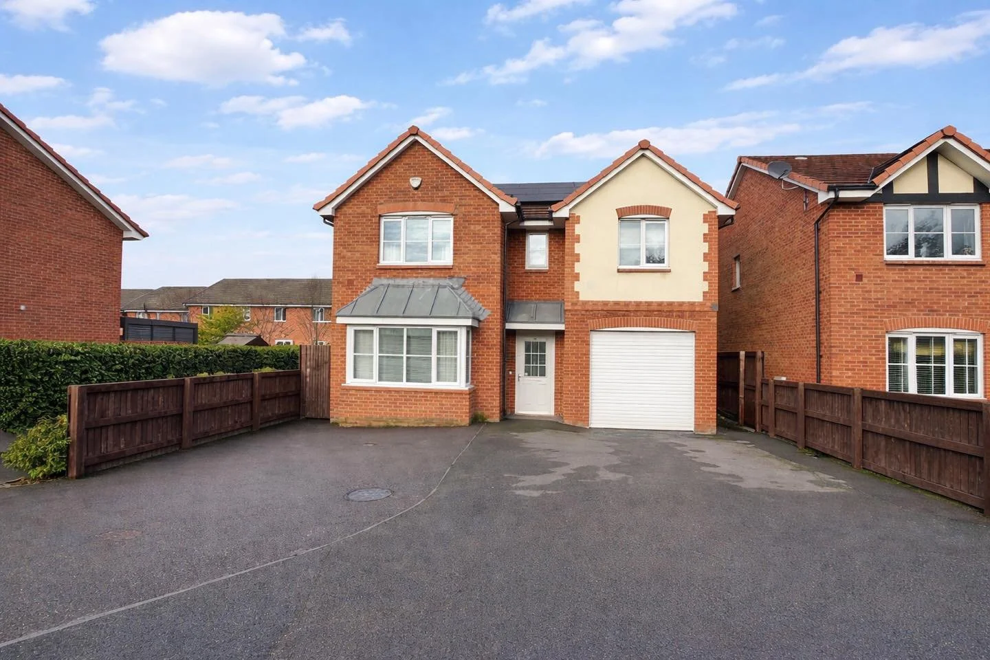 Mulberry Close, Rudheath, Northwich, Cheshire |&pound;415,000 | 4 Bedroom Detached | 3 Bathroom

Are you searching for a beautifully presented family home, offered for sale with no onward chain? Situated in an ideal location, this executive detached 