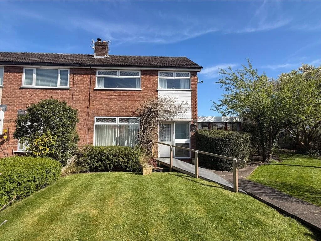 Just Launched 🏡 Green Park, Weaverham, Northwich, Cheshire | &pound;200,000 O/O | Three Bedroom Semi-Detached | One Bathroom🏡

✨ Offered for sale with no onward chain
✨A three bedroom semi detached home on a corner plot
✨Lounge, diner, kitchen and 