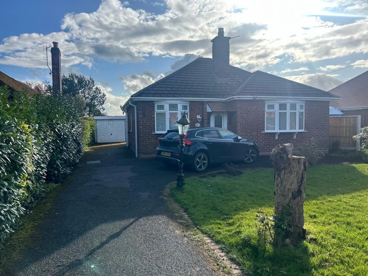 Launching next week🏡 Senna Lane, Comberbach, Northwich, Cheshire | &pound;4000k | Three Bedroom Detached Bungalow | 🏡

✨ Set on an enviable plot with no onward chain
✨Three bedroom detached bungalow
✨Driveway, well established gardens and garage
✨V