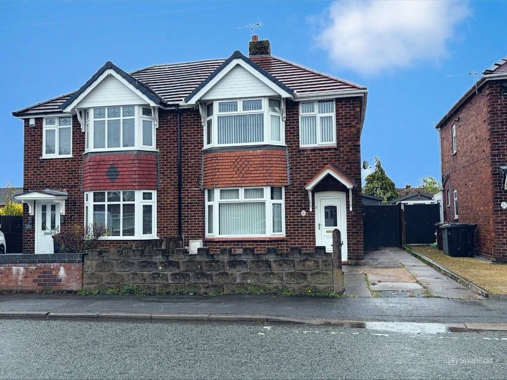 JUST LAUNCHED 🏡 Warmingham Lane, Middlewich | &pound;230,000 | Three Bedroom Semi-Detached 🏡

✨A much loved semi detached home situated in a desirable location
✨Lounge and kitchen diner
✨Three bedrooms and bathroom
✨Off road parking and enclosed re