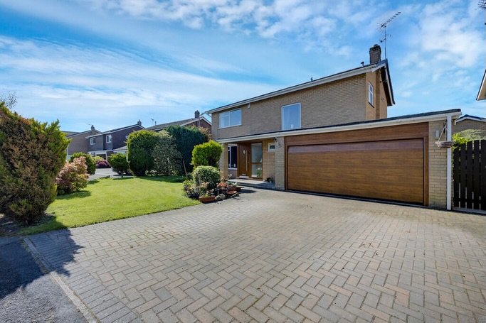 JUST LAUNCHED 🏡 Burgamot Lane, Comberbach, Northwich, Cheshire | &pound;500,,000 | Detached | Four Bedroom | Three Bathroom | No Onward Chain 🏡

✨Offered for sale with no onward chain
✨A lovely four bedroom detached family home
✨Four reception room
