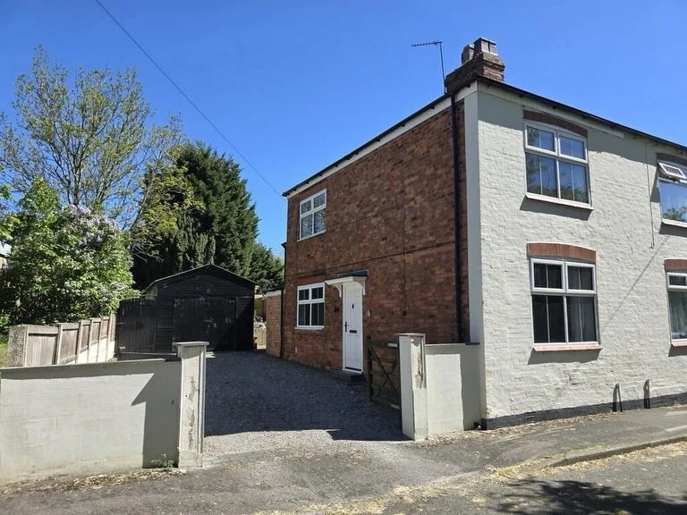 JUST LAUNCHED 🏡 Hill Street, Winsford, Cheshire | &pound;175,000 | Semi-Detached | Two Bedroom | One Bathroom with W/C | No Onward Chain 🏡

✨Offered for sale with no onward chain
✨Semi-detached property
✨Two Bedroom One bathroom
✨Recently Refurbish