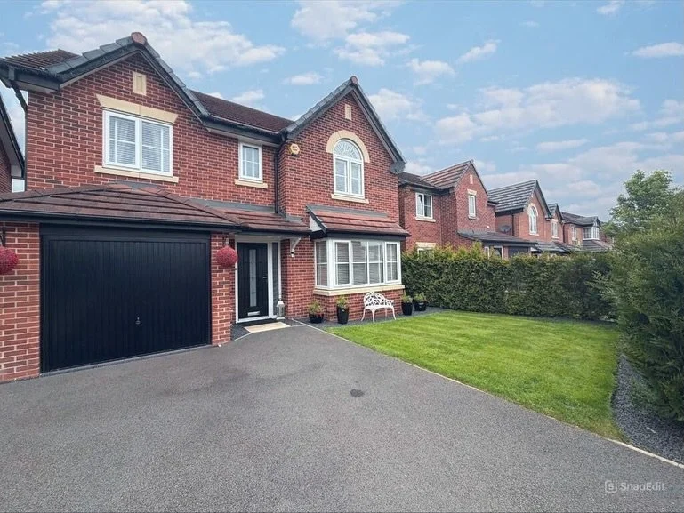 JUST LAUNCHED!!! NO ONWARD CHAIN 🏡 Clive Way, Middlewich, Cheshire | &pound;350,000 | Detached | Four Bedroom | Two Bathroom | Downstairs w/c | Stunning Home Beautifully Presented🏡

✨A stunning detached home with no onward chain
✨Cosy lounge and ki