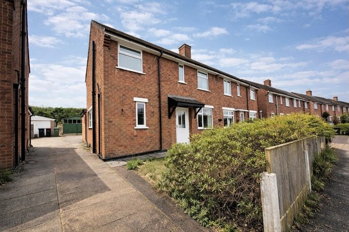 PRICE DROP ALERT 🚨 NOW &pound;235,000 FROM &pound;265,000

🏡 Blake Lane, Sandiway, Northwich, Cheshire | Semi-Detached | Three Bedroom | One Bathroom | Large Garden + Driveway 🏡

Sold for the first time in 60 years is this semi-detached home is of