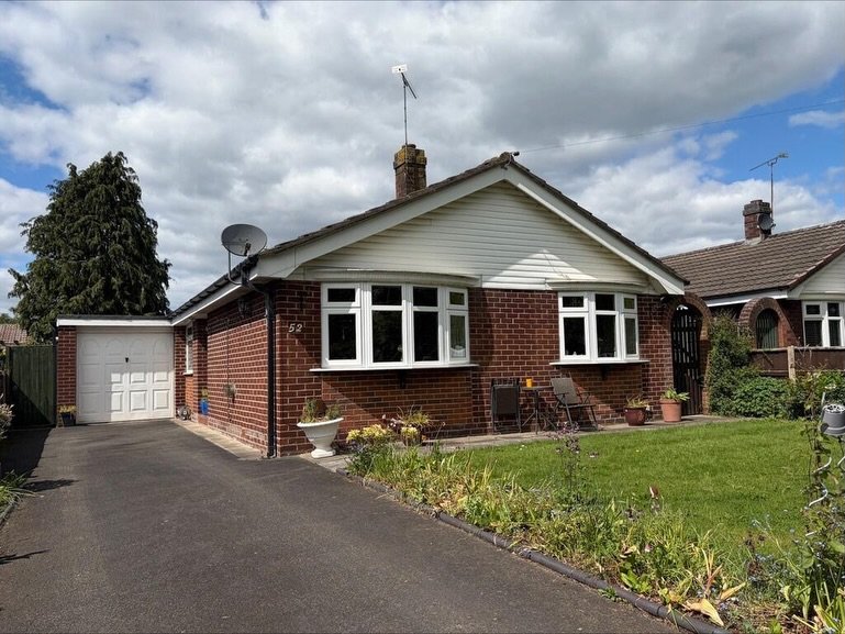 JUST LAUNCHED!!! 🏡 Green Lane, Wincham, Northwich, Cheshire | &pound;350,000 | Detached Bungalow | Three Bedroom | One Bathroom + w/c🏡

✨ Offered for sale with no onward chain
✨A detached bungalow situated in a popular location
✨Lounge, diner and k