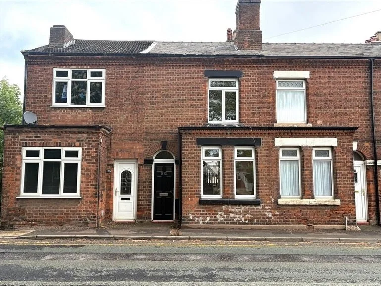 JUST LAUNCHED!!! 🏡 Middlewich Road, Northwich, Cheshire | &pound;140,000 | Terraced | Two Bedroom | One Bathroom🏡

✨ Offered for sale with no onward chain
✨A well presented mid terraced home situated in a popular location
✨Lounge diner, kitchen and