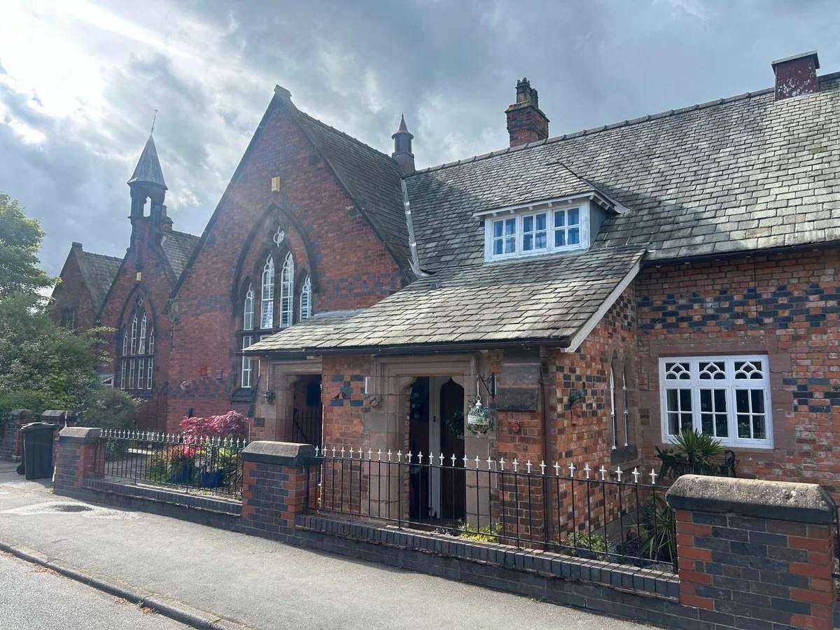 COMING SOON&hellip; IN DAVENHAM

🏡 Earlswood Mews, Hartford Road, Davenham, Cheshire | &pound;550,000 | Mews | Three/Four Bedroom | Two Bathroom 🏡

✨Entrance Hall
✨Lounge/Fitted Kitchen with Dining Room
✨3/4 Bedroom subject to planning for a window