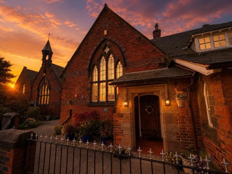 🏡 Earlswood Mews, Hartford Road, Davenham | &pound;550,000 | 3 Bedroom Converted Mews | 2 Bathrooms 🏡

✨Beautifully presented converted former schoolhouse dating back to 1856
✨Located in the heart of Davenham
✨Stunning lounge with charming period a