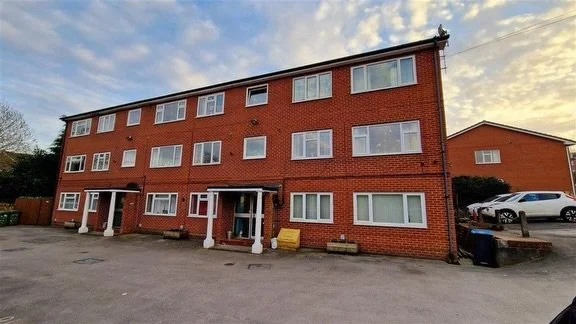 JUST LISTED🏡 Weaver View Flats, Spencer Street, Northwich, Cheshire | &pound;95,000 | One bedroom apartment | One Bathroom🏡

✨Situated in a popular location
✨One bedroom apartment
✨Newly fitted kitchen
✨PVC double glazing
✨Electric heating
✨Tenure: