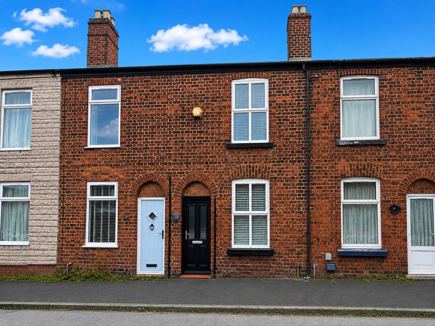 🔥New to the market 🔥
🏡A well presented mid terraced home in Moulton 🏡
🏡 Lounge, dining room and kitchen 🏡
🏡 Two double bedrooms and a bathroom 🏡
🏡 Rear yard, ideal for al-fresco dining 🏡
🏡Ideal first time buyer home 🏡
📞Call now on 01606 