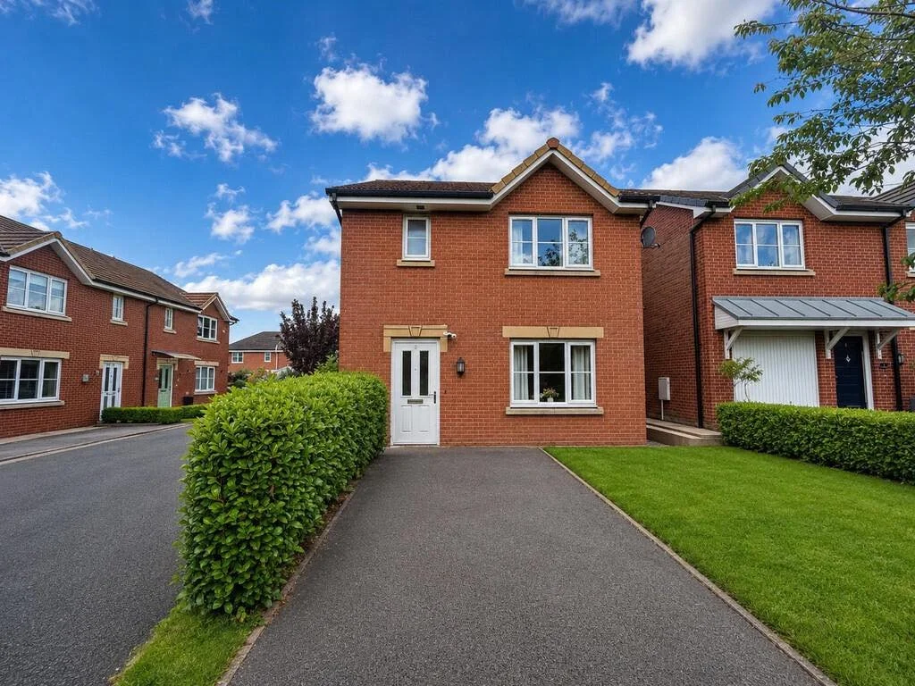 ✨ NO CHAIN | MIDDLEWICH ✨

Pembroke Place, Middlewich
Offers Over &pound;270,000

A fantastic opportunity to purchase this beautifully presented home in a sought-after location. Offering generous living accommodation and available with no onward chai