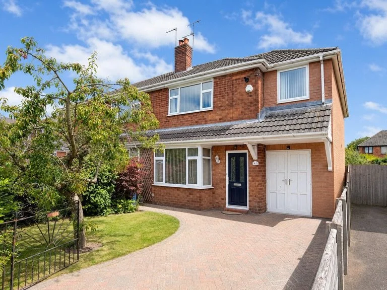 🏡 JUST LAUNCHED! 🏡

📍 Rolt Crescent, Middlewich
💷 &pound;280,000

Looking for more space? This extended four-bedroom semi-detached home has just come to the market and is offered with NO ONWARD CHAIN &ndash; the perfect opportunity for growing fa