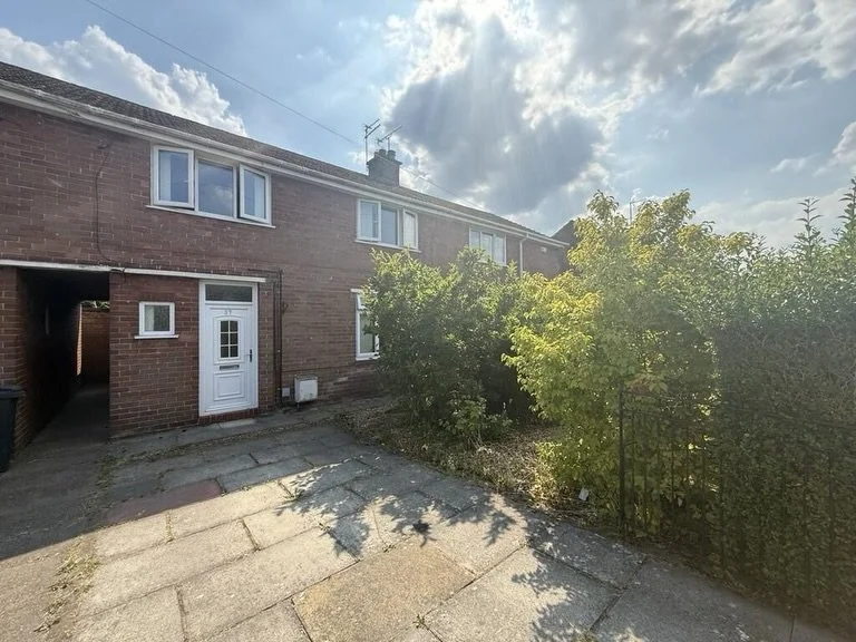 ✨ JUST LAUNCHED ✨

📍 Walnut Avenue, Weaverham
💷 &pound;195,000
🔑 No Onward Chain

Whether you&rsquo;re a first-time buyer, downsizer or investor, this well-presented three-bedroom mid-terrace home is a fantastic opportunity in the ever-popular vil