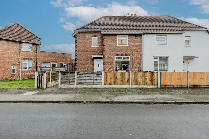 🏡 JUST LAUNCHED | Danefield Road, Northwich | &pound;180,000

Looking for your next home? This charming three-bedroom semi-detached property has just hit the market and offers fantastic space both inside and out.

✨ Key Features:
🏠 Three bedrooms
?