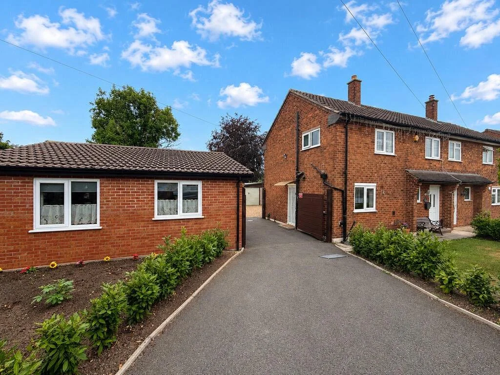 🏡 JUST LAUNCHED | Granville Road, Leftwich 🏡

💷 &pound;300,000

Looking for a home with space and flexibility? This fantastic 3-bedroom semi-detached home comes complete with a self-contained 1-bedroom detached annex and double garage, making it p