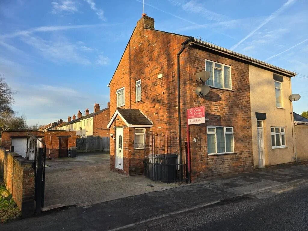 🔥 𝐏𝐑𝐈𝐂𝐄 𝐑𝐄𝐃𝐔𝐂𝐄𝐃! 🔥
🏡 𝐍𝐄𝐖 𝐏𝐑𝐈𝐂𝐄 &mdash; &pound;𝟏𝟔𝟎,𝟎𝟎𝟎
📍 𝐓𝐨𝐚𝐝𝐲 𝐂𝐨𝐭𝐭𝐚𝐠𝐞, 𝟐𝟖 𝐁𝐨𝐨𝐭𝐡 𝐋𝐚𝐧𝐞

✨ What you&rsquo;ll love:
&bull; Two Bedroom Semi-Detached Home
&bull; NO ONWARD CHAIN
&bull; Off-Road Parking

