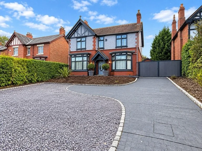 🚨🏡 𝐉𝐔𝐒𝐓 𝐋𝐀𝐔𝐍𝐂𝐇𝐄𝐃! 🏡🚨

📍 𝐂𝐡𝐞𝐬𝐭𝐞𝐫 𝐑𝐨𝐚𝐝, 𝐌𝐢𝐝𝐝𝐥𝐞𝐰𝐢𝐜𝐡
💰 &pound;𝟔𝟐𝟓,𝟎𝟎𝟎 

✨ 𝐀 𝐓𝐑𝐔𝐋𝐘 𝐒𝐓𝐔𝐍𝐍𝐈𝐍𝐆 𝐄𝐃𝐖𝐀𝐑𝐃𝐈𝐀𝐍 𝐅𝐀𝐌𝐈𝐋𝐘 𝐇𝐎𝐌𝐄!

We&rsquo;re delighted to bring this beautifully renovated Edw