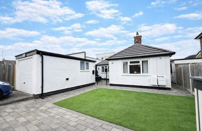 🏡 𝐋𝐎𝐎𝐊𝐈𝐍𝐆 𝐅𝐎𝐑 𝐘𝐎𝐔𝐑 𝐍𝐄𝐗𝐓 𝐇𝐎𝐌𝐄? 🏡

📍 Cookes Lane, Rudheath, Northwich
💰 NOW &pound;290,000 &mdash; PRICE REDUCED!

✨ 𝐀 𝐁𝐄𝐀𝐔𝐓𝐈𝐅𝐔𝐋𝐋𝐘 𝐏𝐑𝐄𝐒𝐄𝐍𝐓𝐄𝐃 𝐃𝐄𝐓𝐀𝐂𝐇𝐄𝐃 𝐁𝐔𝐍𝐆𝐀𝐋𝐎𝐖! ✨

🏡 What you&rsquo;ll love: